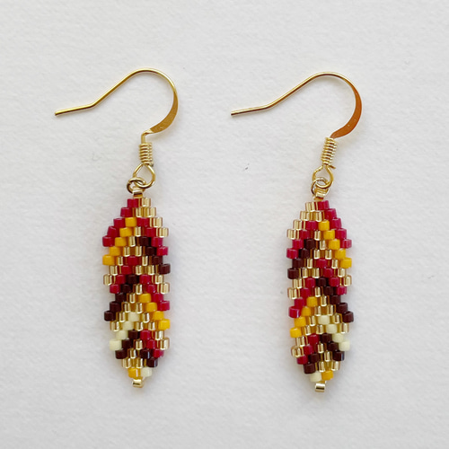 デリカビーズピアス/イヤリング 紅葉 ピアス（フック・チェーン