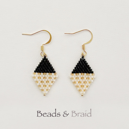 デリカビーズピアス/イヤリング ひし形ドット ピアス（フック