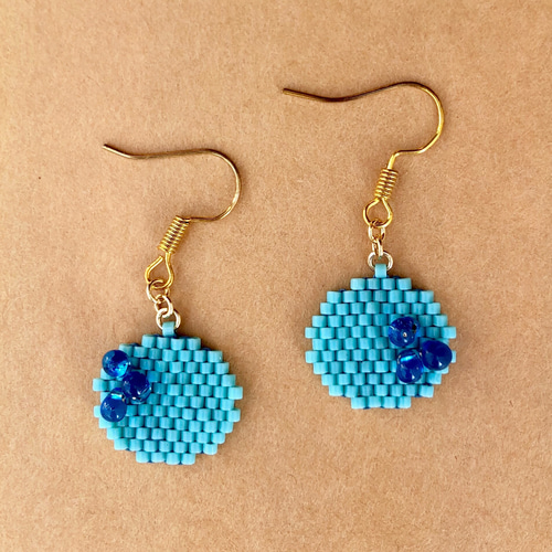 デリカビーズピアス/イヤリング 青好きさんの丸ピアス ピアス（フック