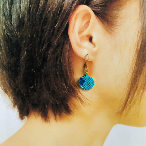 デリカビーズピアス/イヤリング 青好きさんの丸ピアス ピアス（フック