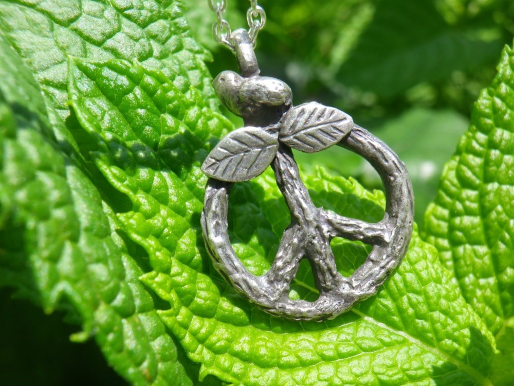 Needles ピースマーク　シルバー925 ネックレス Needles/ニードルズ Pendant - 925 Silver [アクセサリー