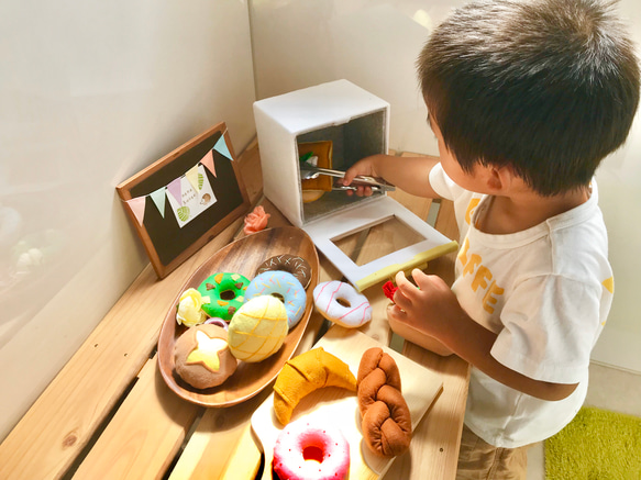 おままごと☆フェルトのオーブンレンジでパン屋さん 3枚目の画像