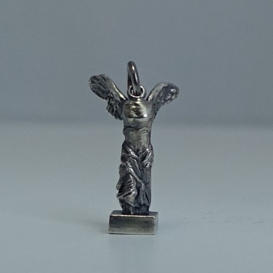 勝利の女神 サモトラケのニケ