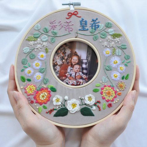 【専用】ハンドメイド　刺繍フレーム 刺繍フレーム🌙月 ムーン 壁飾り インテリア雑貨 ハンドメイド - 刺繍