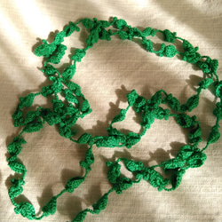 グリーン　花と葉のかぎ針編みネックレス 5枚目の画像