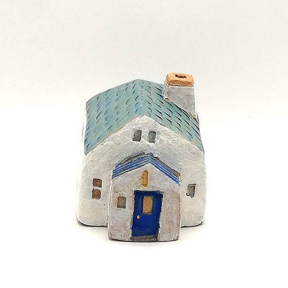 羽）青いドアと煙突のある青緑色の屋根のおうち/オプションフラッグ付き（No.209I） 5枚目の画像