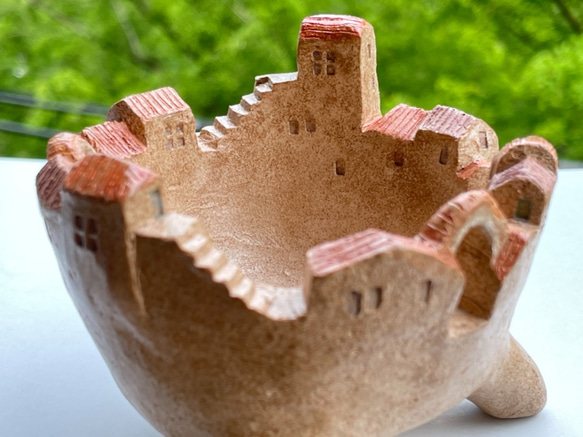 アーチのある煉瓦色の屋根の足つき植木鉢タウン/深型（No.2106 C）オーブン陶土製 5枚目の画像