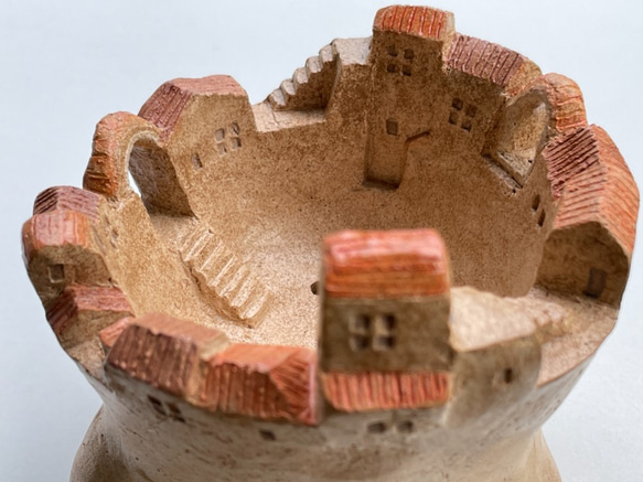 アーチのある煉瓦色の屋根の足つき植木鉢タウン/深型（No.2106 C）オーブン陶土製 7枚目の画像