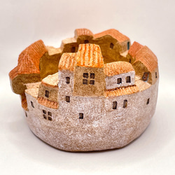 煉瓦色の屋根に白い壁が映えるヨーロッパの町並みをイメージした植木鉢タウン（No.2107 B）オーブン陶土製 3枚目の画像
