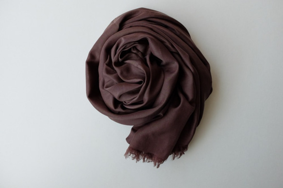 enrica 棉絲圍巾 咖啡巧克力 / 植物染料 第1張的照片