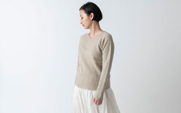 【2021年9月お届け】enrica cashmere knit 063 / beige 1枚目の画像