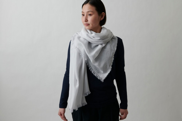 [新]恩里卡棉絲圍巾淺灰色/植物染料 第3張的照片