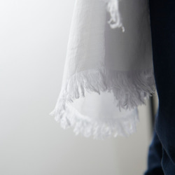 [新]恩里卡棉絲圍巾淺灰色/植物染料 第6張的照片