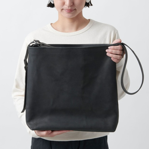 KMRii 美品ブラックレザーショルダーバッグ 楽天市場】kmrii（バッグ・小物・ブランド雑貨）の通販