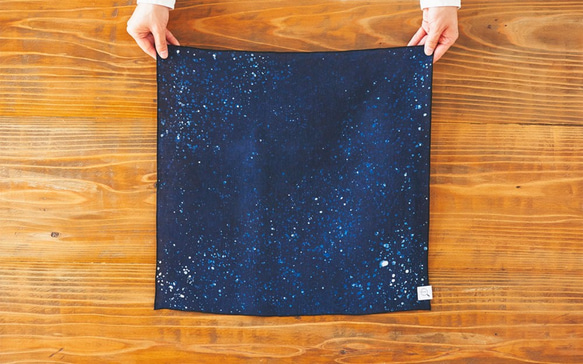 【再入荷】本藍絞り染め　オーガニックリネンハンカチ（星空） 6枚目の画像