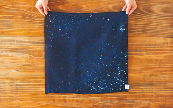 【再入荷】本藍絞り染め　オーガニックリネンハンカチ（星空） 7枚目の画像