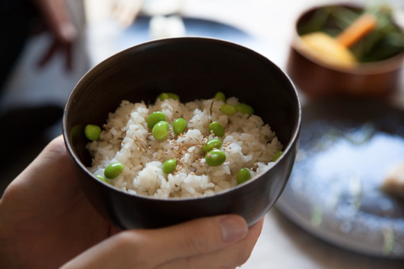 【再入荷】ろくろ挽きの欅の丼椀（黒拭き漆） 8枚目の画像