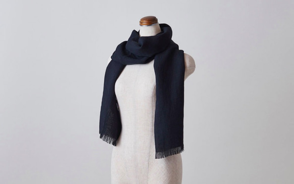 enrica linen scarf black 1枚目の画像