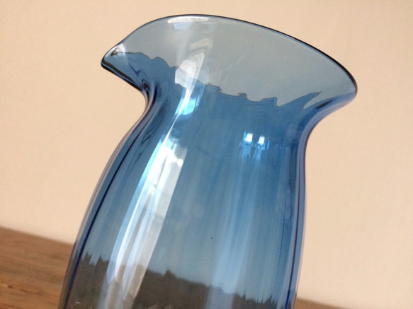 [補貨]附蓋吹製玻璃水罐（藍色） 第4張的照片