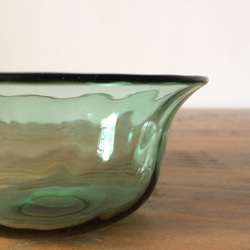 吹きガラスの小鉢（グリーン） 3枚目の画像