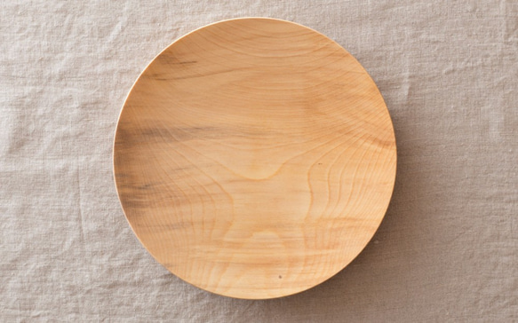 再入荷】＜木目選択可＞ ろくろ挽きの木皿 栃の木 21cm 中皿