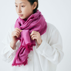 enrica cottonsilk scarf elderberry pink / botanical dye 3枚目の画像