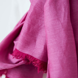 enrica cottonsilk scarf elderberry pink / botanical dye 4枚目の画像