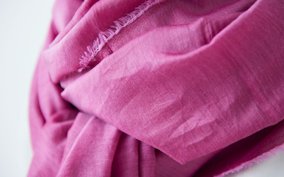 enrica cottonsilk scarf elderberry pink / botanical dye 5枚目の画像