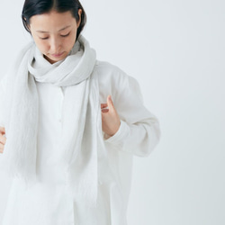 enrica linen scarf icegrey　リネンストールアイスグレー 3枚目の画像