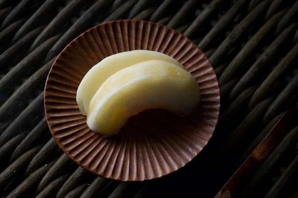 【再入荷】ハツリ小皿（ウォールナット｜オイル・蜜蝋仕上げ） 12枚目の画像