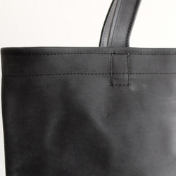 [訂貨後生產] 黑色皮革手提袋 &lt;S horizontal&gt; 第3張的照片