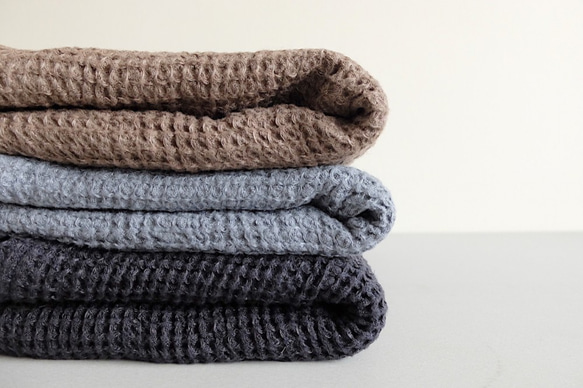 [補貨] 亞麻華夫格毛巾，藍灰色 第10張的照片