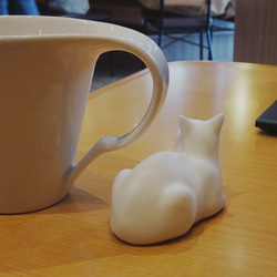 貓雕像：“你今天在做什麼？”一個可愛的桌面樹脂雕像。 第4張的照片