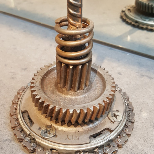 歯車-リサイクルされた鉄の芸術作品 立体・オブジェ Miss Nana 通販