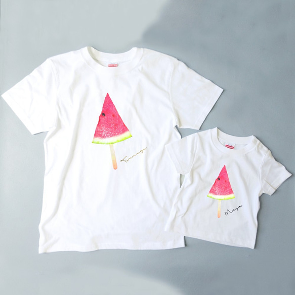 Foods on stick/リアルなすいか串の親子Tシャツ 名入れOK スイカ 1枚目の画像