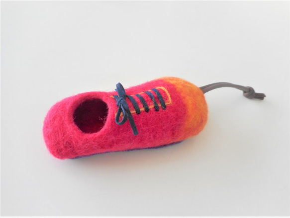 靴の形をしたキーケース　ピンク×オレンジ 3枚目の画像
