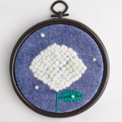 紫陽花の刺繍枠飾り 羊毛フェルト その他インテリア雑貨 アカツキコ