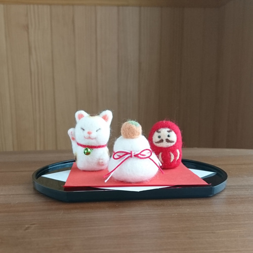 受注製作》正月飾り3点セット 羊毛フェルト 招き猫 アカツキコ