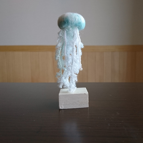羊毛フェルト 海の生き物 クラゲ 羊毛フェルト アカツキコ 通販