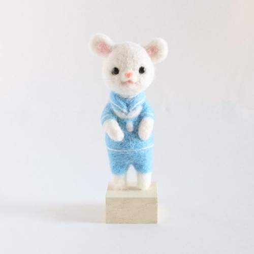 羊毛フェルト人形　ねずみさん、ハンドメイド 羊毛フェルト人形ねずみハンドメイド