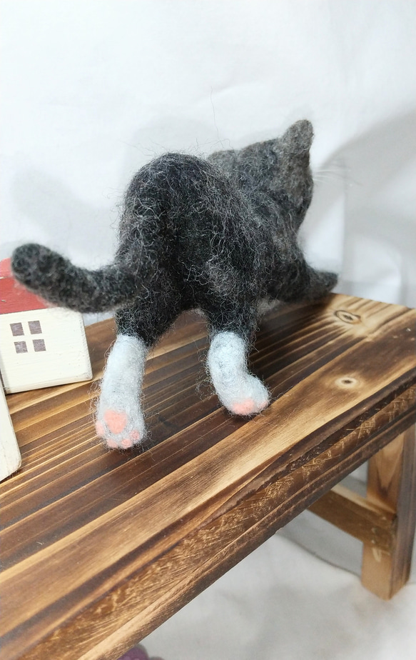 羊毛フェルト 伸び伸び猫 6枚目の画像