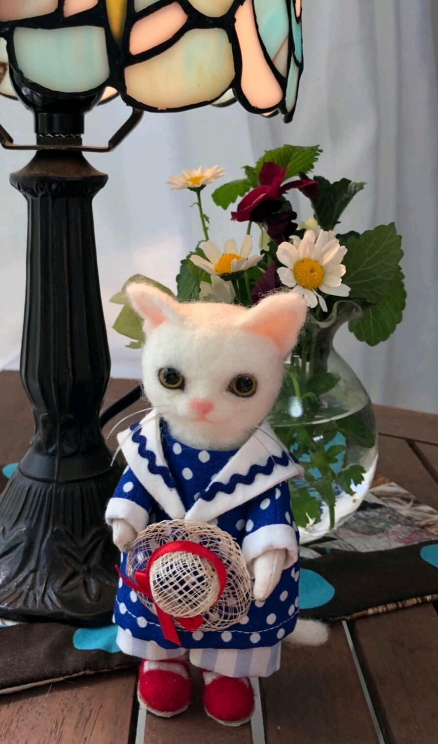 ハンドメイド★羊毛フェルト　夏　ネコ　うちわ　サンダル　麦わら帽子 ハンドメイド☆羊毛フェルト 夏 ネコ うちわ サンダル 麦わら帽子