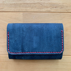 本革　ミニ財布(藍染め) 赤ステッチ　折りたたみ財布 1枚目の画像