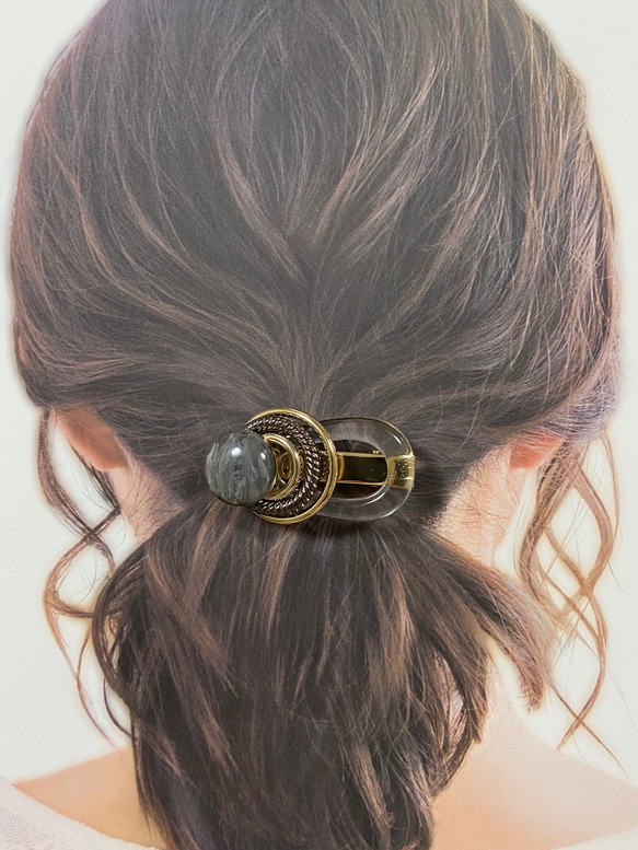 アンティーク調グレーのヘアクリップ 3枚目の画像