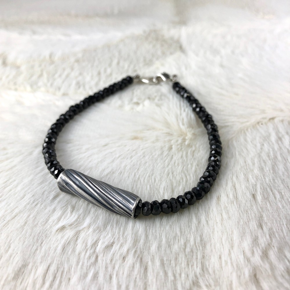 ブラックスピネル・SV925ブレスレット　snow whito