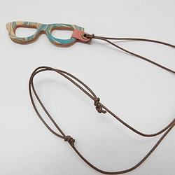 眼鏡のためのメガネネックレス　ブルーマーブル 2枚目の画像