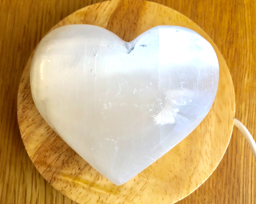 癒しの石 キャッツアイセレナイト 高次元の世界と繋がる天使達の石