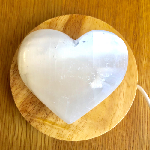 癒しの石 キャッツアイセレナイト 高次元の世界と繋がる天使達の石