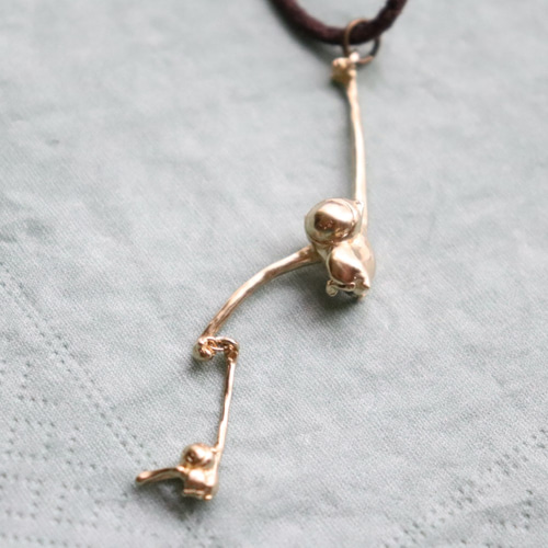 鍔　「猿池捕月図」 Amazon.co.jp: 伊藤若冲 猿猴捕月図 A4 ポスター 輸送用 額付き