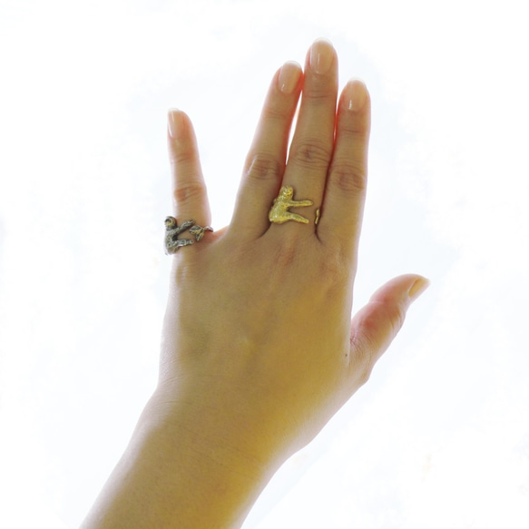そーっと見てるよ 指にぎゅっとつかまるナマケモノのリング【真鍮製】【フリーサイズ】 9枚目の画像